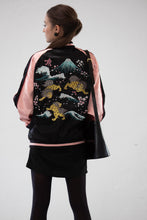 Load image into Gallery viewer, Sukajan Japanese Jacket Satin Reversible Wave Asian Lion