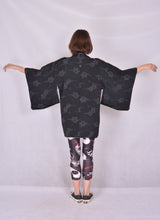 Cargar imagen en el visor de la galería, Haori Kimono Jacket Sukashi  Kaede Vintage Black