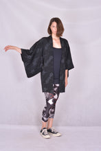 Cargar imagen en el visor de la galería, Haori Kimono Jacket Sukashi  Kaede Vintage Black