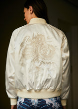 Cargar imagen en el visor de la galería, Sukajan Japanese Jacket Satin White on White Dragon